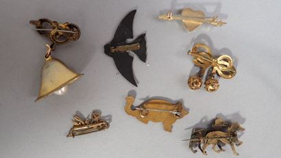 Ensemble de bijoux fantaisies réunissant...
