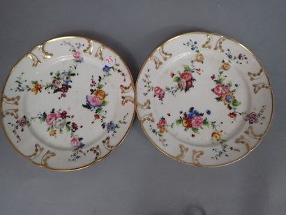 Paris : lot de deux assiettes en porcelaine...