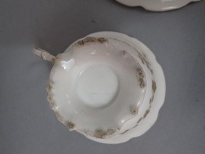 Paris : lot de deux assiettes en porcelaine...