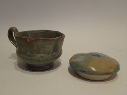 Gilbert METENIER (1876-?) Tasse en grès à...