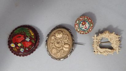 Ensemble de bijoux fantaisies réunissant...