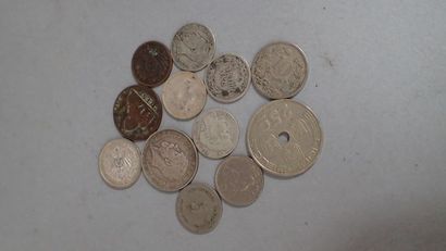 Petit porte monnaie en argent. Poids net:...