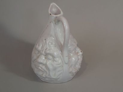 MALICORNE, attribué à. Pichet piriforme anthropomorphe...