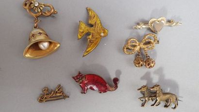 Ensemble de bijoux fantaisies réunissant...
