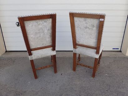 Paire de chaises en bois tourné. Travail...