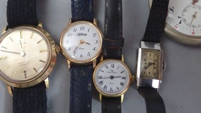 Ensemble de 6 montres composé d'une montre...