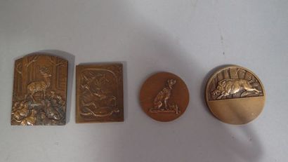 Ensemble de quatre médailles et plaquettes...