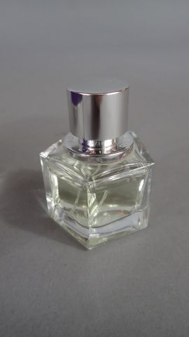 Ensemble de trois parfums :
- MAUBOUSSIN,...