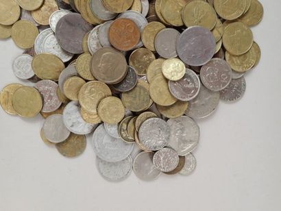 Ensemble de pièces démonétisées France et...
