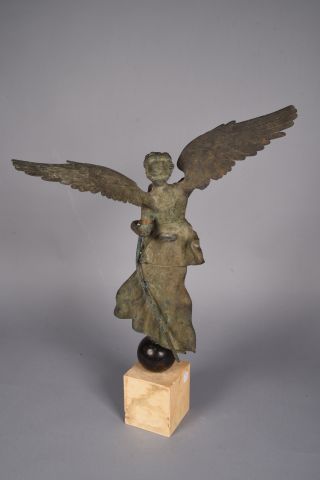 Grand sujet en bronze à patine de fouille...