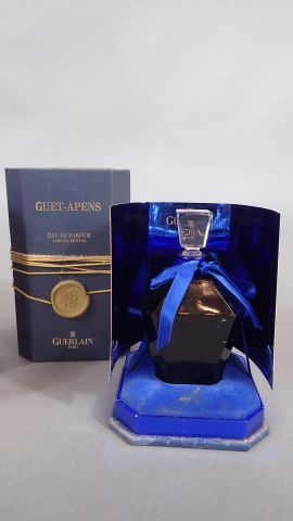 Ensemble de trois parfums :
GUERLAIN Parfum...