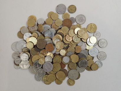 Ensemble de pièces démonétisées France et...