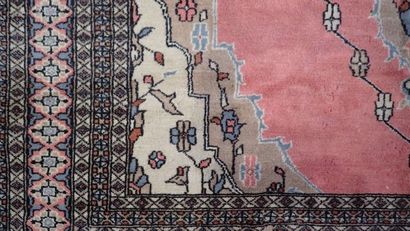 PAKISTAN, grand tapis d'Orient en laine dans...
