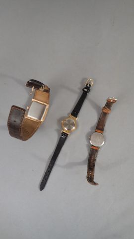 Ensemble de 3 montres : 
- OBAKU DENMARK...