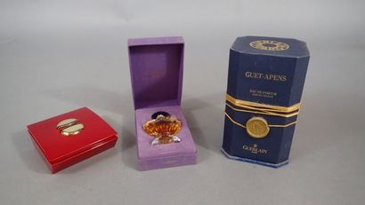 Ensemble de trois parfums :
GUERLAIN Parfum...