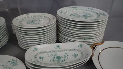 Bernardaud à Limoges. Service de table en...