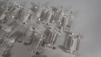 Ensemble de douze porte-couteaux en verre...