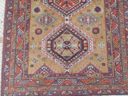 Tapis galerie mécanique dans le goût de l'orient...