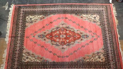 PAKISTAN, grand tapis d'Orient en laine dans...