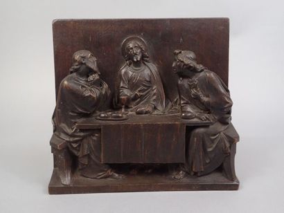 Bas-relief en bois sculpté représentant le...