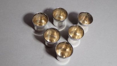 Ensemble de six gobelets à liqueur en argent...