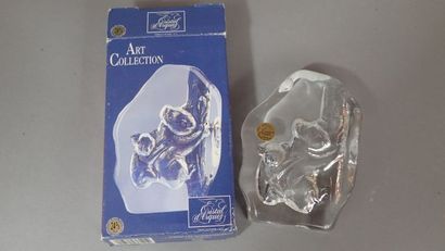 CRISTAL D'ARQUES. Presse papier en cristal...