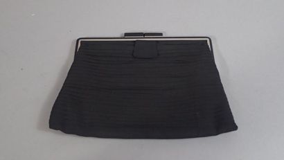 Sac du soir en moire noir, monture en métal...