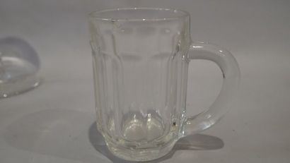 Ensemble de verres dépareillés en cristal...