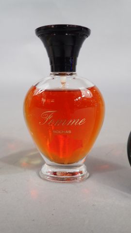 Ensemble de quatre parfums :
- NINA RICCI,...