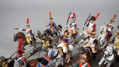 STARLUX. Important ensemble de 62 soldats...