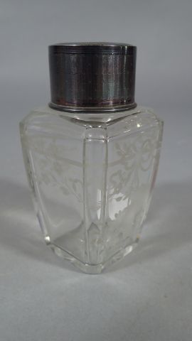 Flacon de toilette en cristal à décor d'un...