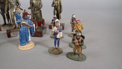 Ensemble de soldats de plomb comprenant notamment...