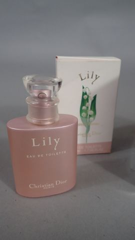 Ensemble de trois parfums :
- MAUBOUSSIN,...