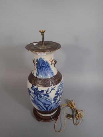 Vase monté en lampe en porcelaine de Chine...