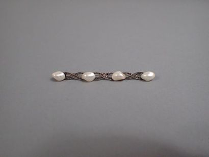 Broche barrette en argent 800/1000e à décor...