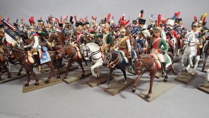 STARLUX. Important ensemble de 62 soldats...