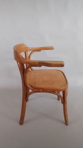 BAUMANN, attribué à. Fauteuil de bureau en...