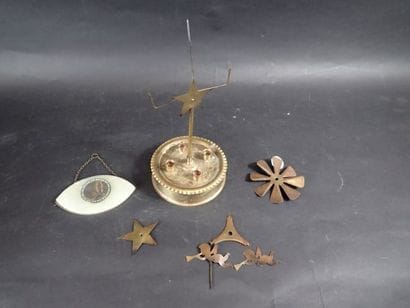 Petit lot comprenant une médaille de l'immaculée...