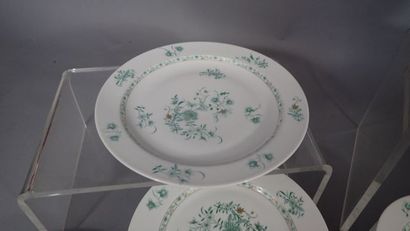 Bernardaud à Limoges. Service de table en...