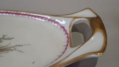 Ensemble de faïence de l'Est polychrome comprenant...