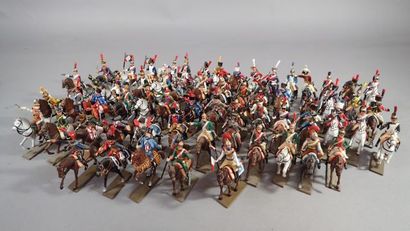 STARLUX. Important ensemble de 62 soldats...