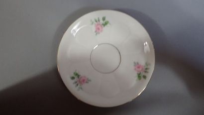 Service à thé en porcelaine fine à décor...