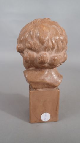 ARSEL (XXe siècle). Buste en terre cuite...