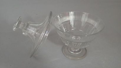 Drageoir en cristal taillé à côtes plates...