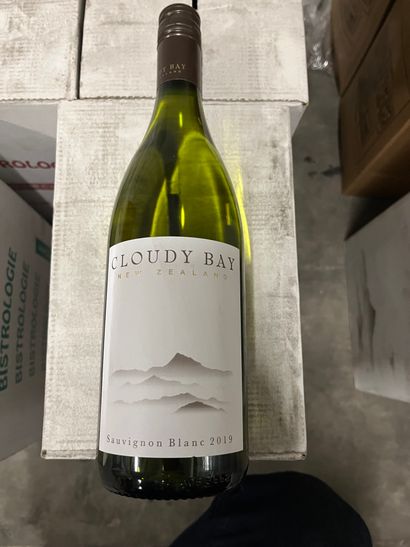 12 bouteilles SAUVIGNON BLC CLOUDY BAY 2019...