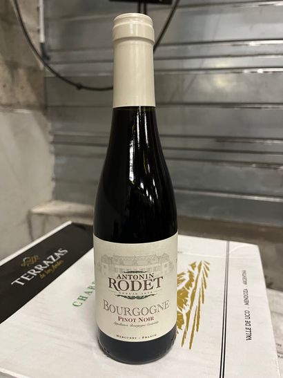 12 bouteilles BG PINOT NOIR RODET 37,5 cl...