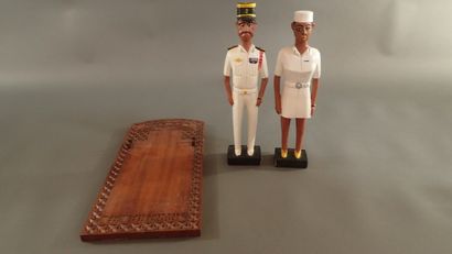 Deux statuettes africaines en bois peint...