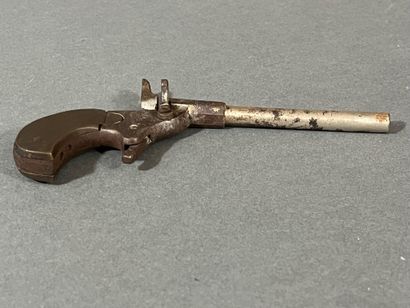 Pistolet de cycliste.
Un coup à chargement...