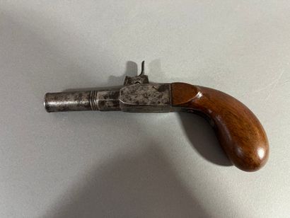 Petit pistolet coup de poing à percussion....
