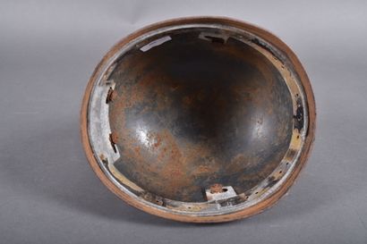 Coque de casque de parachutiste allemand...